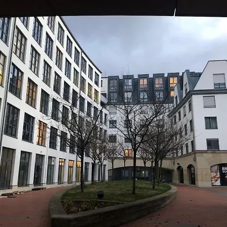 Zentrale Und Komfortable 1 Zkb Apartment Leipzig